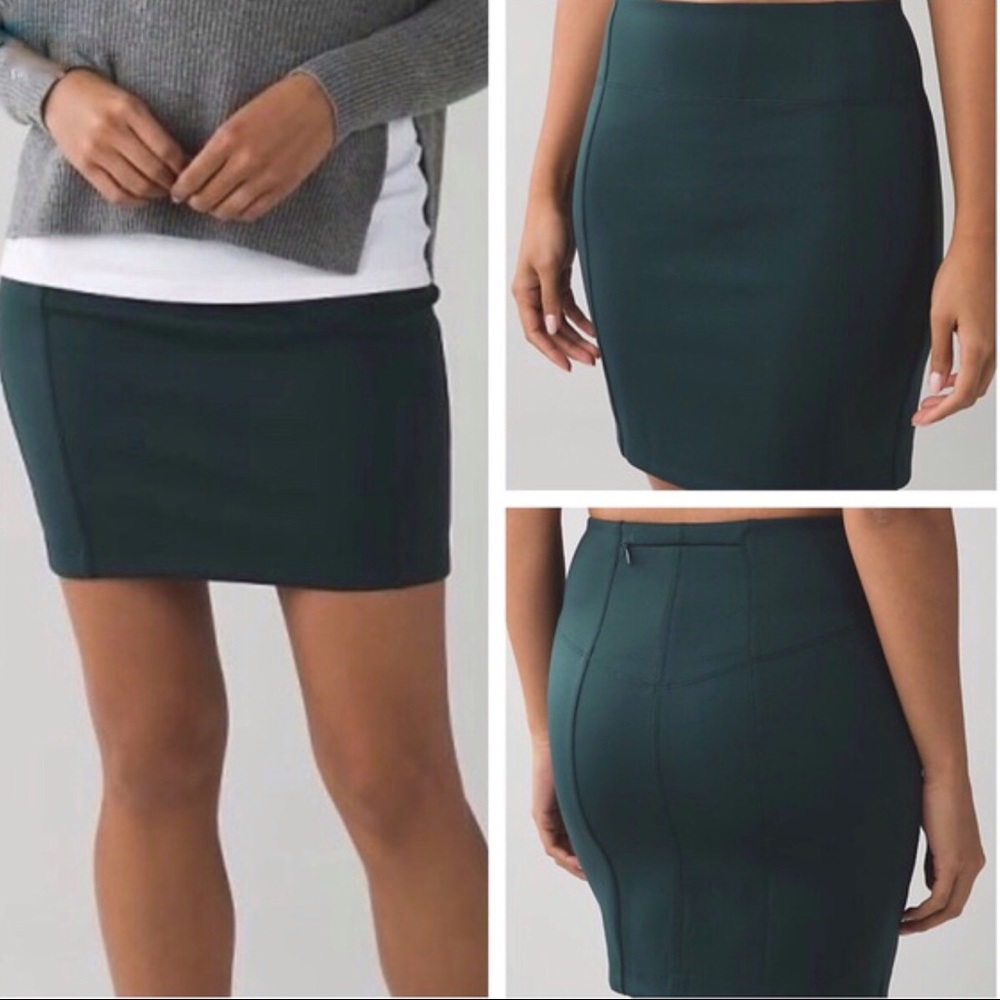 **SOLD** Lululemon &go Cityfarer Skirt